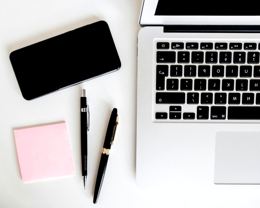 Elektrické auto na nabíjačke